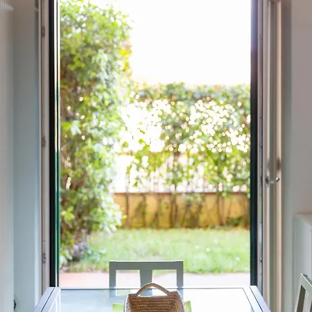 Tranquil & Modern Outside Ztl Appartement *
