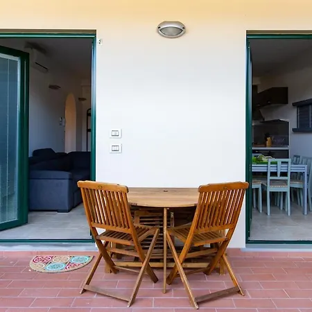 Tranquil & Modern Outside Ztl Apartment Florenz